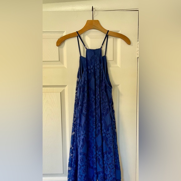 Alya Lace Blue Dress - Picture 2 of 8